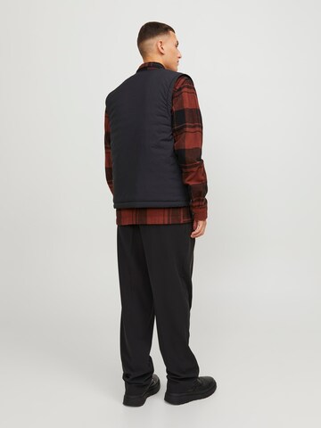 Gilet 'JJVesterbro' JACK & JONES en noir