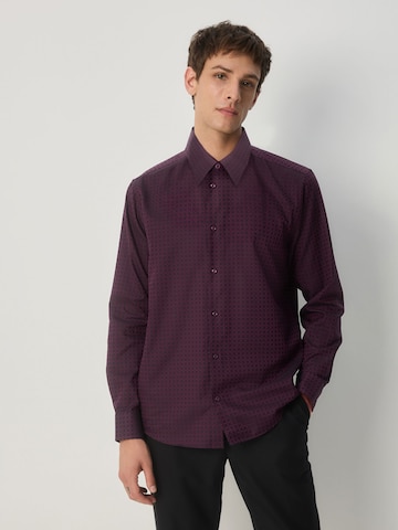 Coupe regular Chemise Next en rouge : devant