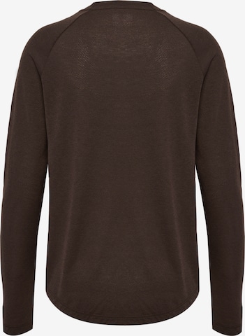 Hummel Toiminnallinen paita 'VANJA' värissä ruskea