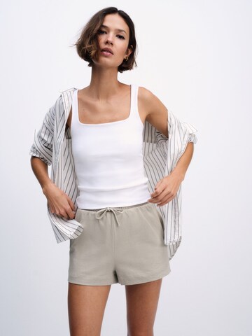 The Set Regular Shorts in Beige