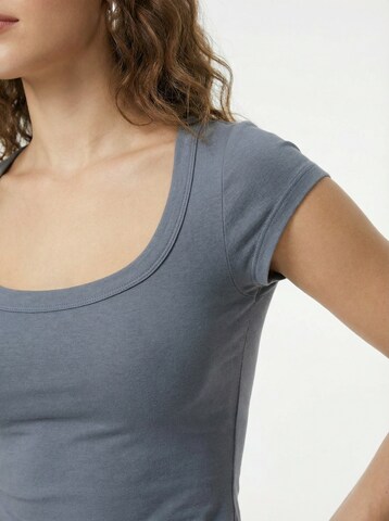 studioselect T-Shirt 'Ines' in Braun