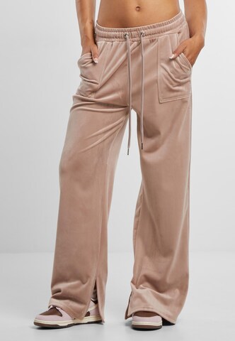 Loosefit Pantaloni di Urban Classics in rosa: frontale