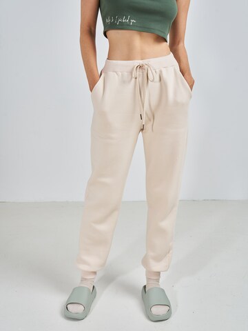 ABOUT YOU x Swalina&Linus - Loosefit Pantalón 'Luisa' en beige: frente