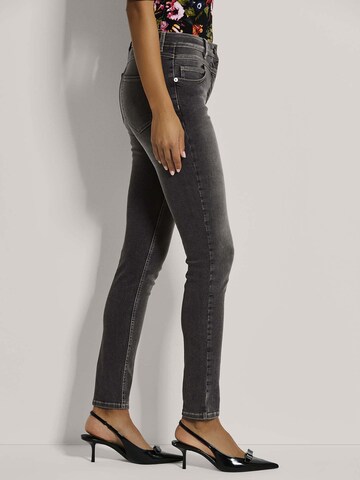 MADELEINE Slimfit Jeans in Grijs