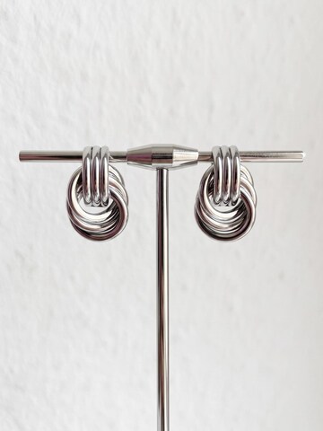 Kamakula Earrings 'Love Knot' in Silver