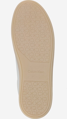 Calvin Klein Trampki niskie w kolorze biały