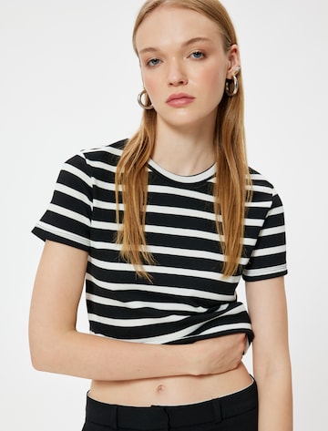 Koton T-Shirt in Schwarz