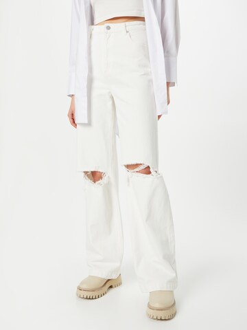 Abrand Regular Jeans in White: front