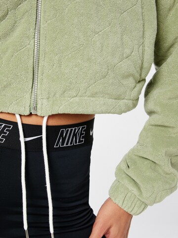 Geacă de primăvară-toamnă de la Nike Sportswear pe verde