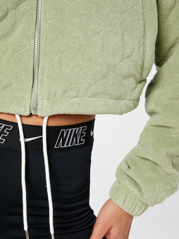 Nike Sportswear Övergångsjacka i grön