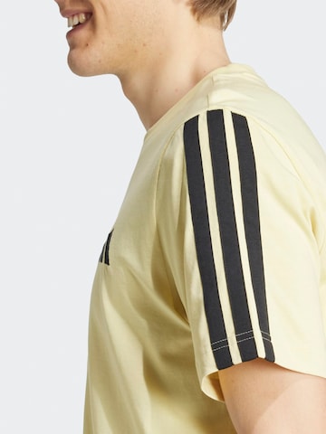 ADIDAS SPORTSWEAR Λειτουργικό μπλουζάκι σε κίτρινο