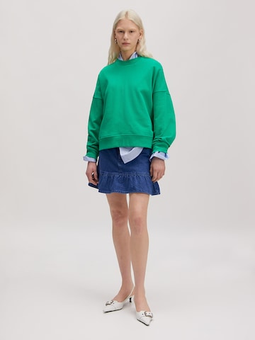 EDITED Sweatshirt 'Emielia' in Groen