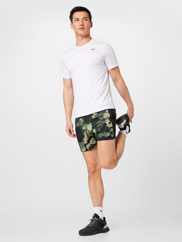 new balance Regular Sportshorts in Grün