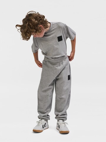 Hummel Tapered Broek 'CLEAN' in Grijs