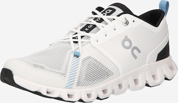 On - Sapatilha de corrida 'CloudX3 Shift' em branco: frente