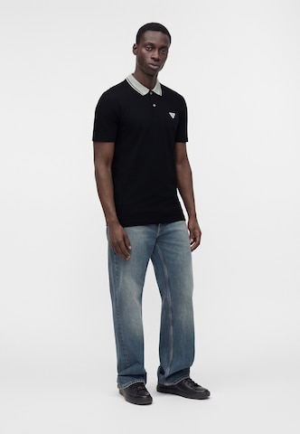 GUESS - Camiseta en negro