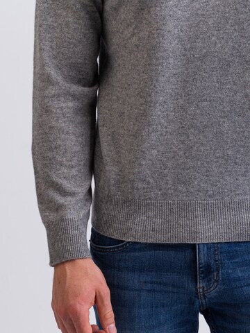 Pullover di CASH-MERE.CH in grigio