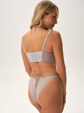 Panty 'String Onyks, Satin Optik, mit Baumwollzwickel, normale Leibhöhe M' di ESOTIQ in grigio