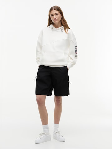 balts TOMMY HILFIGER Sportisks džemperis