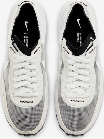Nike Sportswear Platform trainers 'Waffle One' in White