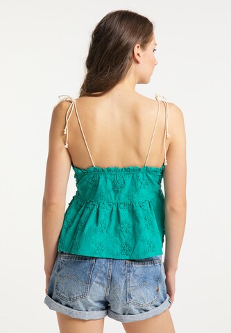 IZIA Top in Green