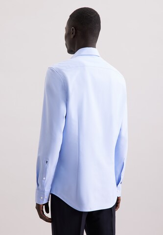 Coupe slim Chemise business 'Schwarze Rose' SEIDENSTICKER en bleu