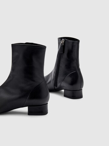 Botine de la EDITED pe negru