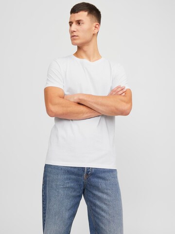 Tricou 'Essentials' de la JACK & JONES pe negru