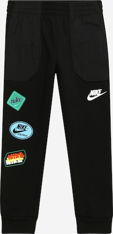 Effilé Pantalon Nike Sportswear en noir : devant