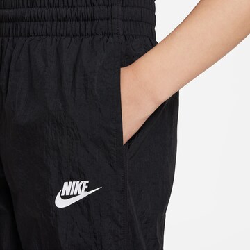 Nike Sportswear Trainingsanzug in Schwarz