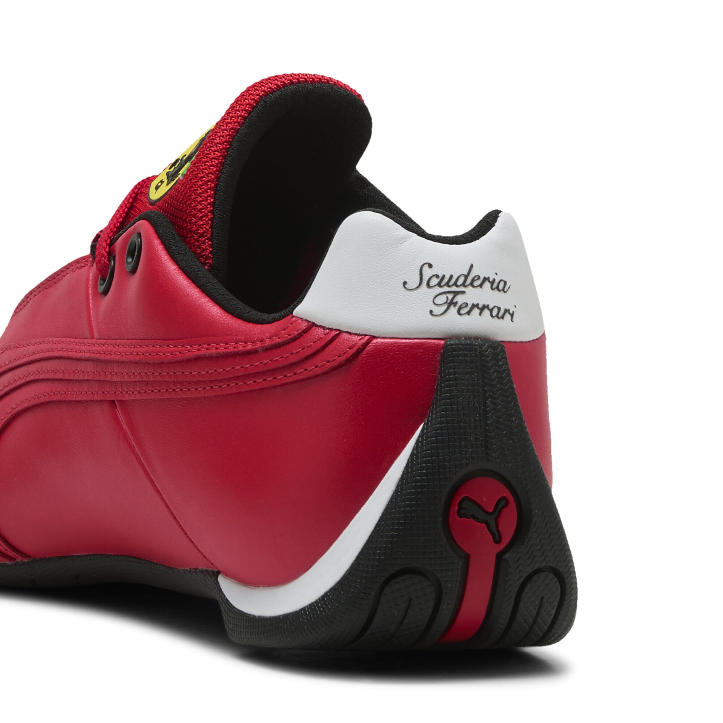 PUMA Sportschoen in Rood