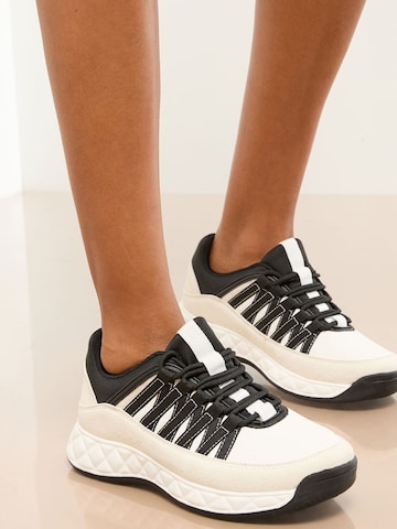 Lipsy Nizke superge | bež barva