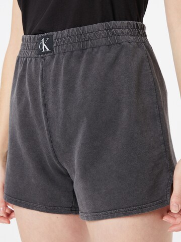 Regular Pantaloni de la Calvin Klein Swimwear pe negru