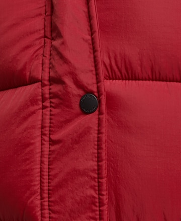 Superdry Wintermantel in Rot