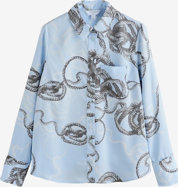 Next Pusero värissä sininen: etupuoli