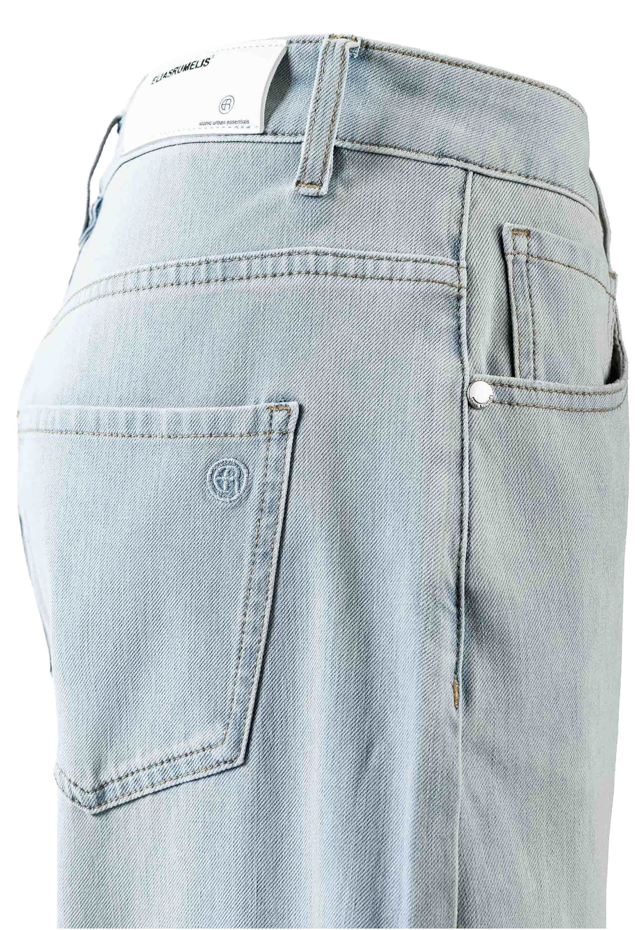 Regular Jean 'Yoana' Elias Rumelis en bleu