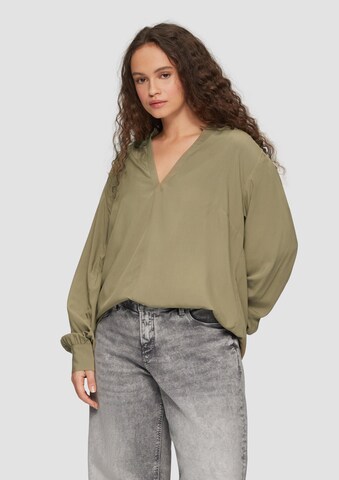 QS Blouse in Green: front