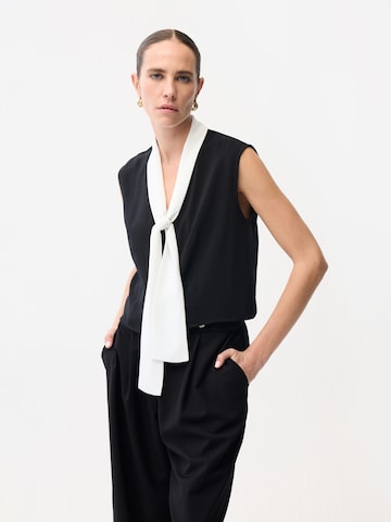 adl Blouse in Black