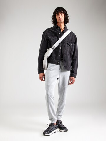 Tapered Pantaloni 'ONSLiam' di Only & Sons in grigio