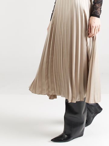 Sublevel Skirt in Beige