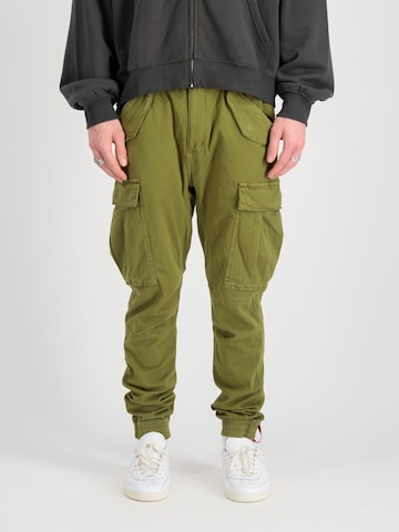 Effilé Pantalon cargo ALPHA INDUSTRIES en vert : devant