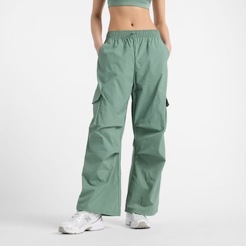 new balance Tapered Cargobroek in Groen: voorkant