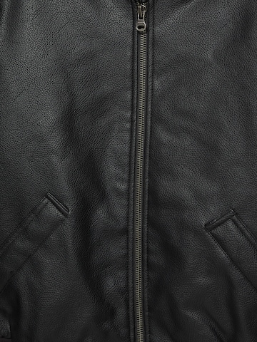 Giacca di mezza stagione di Pull&Bear in nero
