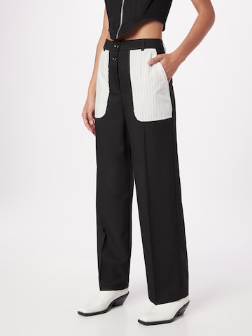 TOPSHOP Loose fit Trousers with creases in Black: front