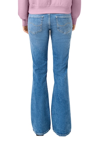 QS Расклешенный Джинсы 'Catie' в Синий