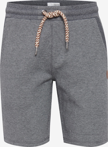 !Solid Regular Sweatshorts 'Nafko' in Grau: predná strana