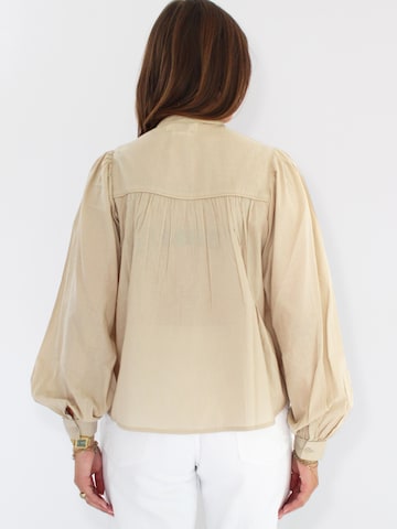 Honnête Atelier Blouse 'Feather' in Beige