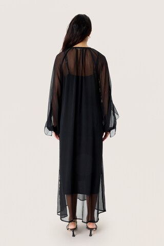 SOAKED IN LUXURY Jurk 'Harietta' in Zwart