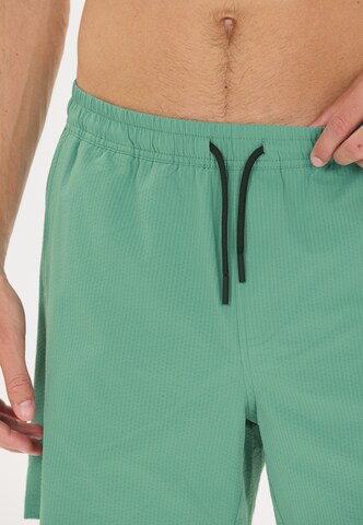 Virtus Badeshorts 'Kansae' in Grün