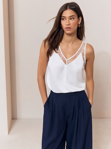 Lipsy Top in Zwart